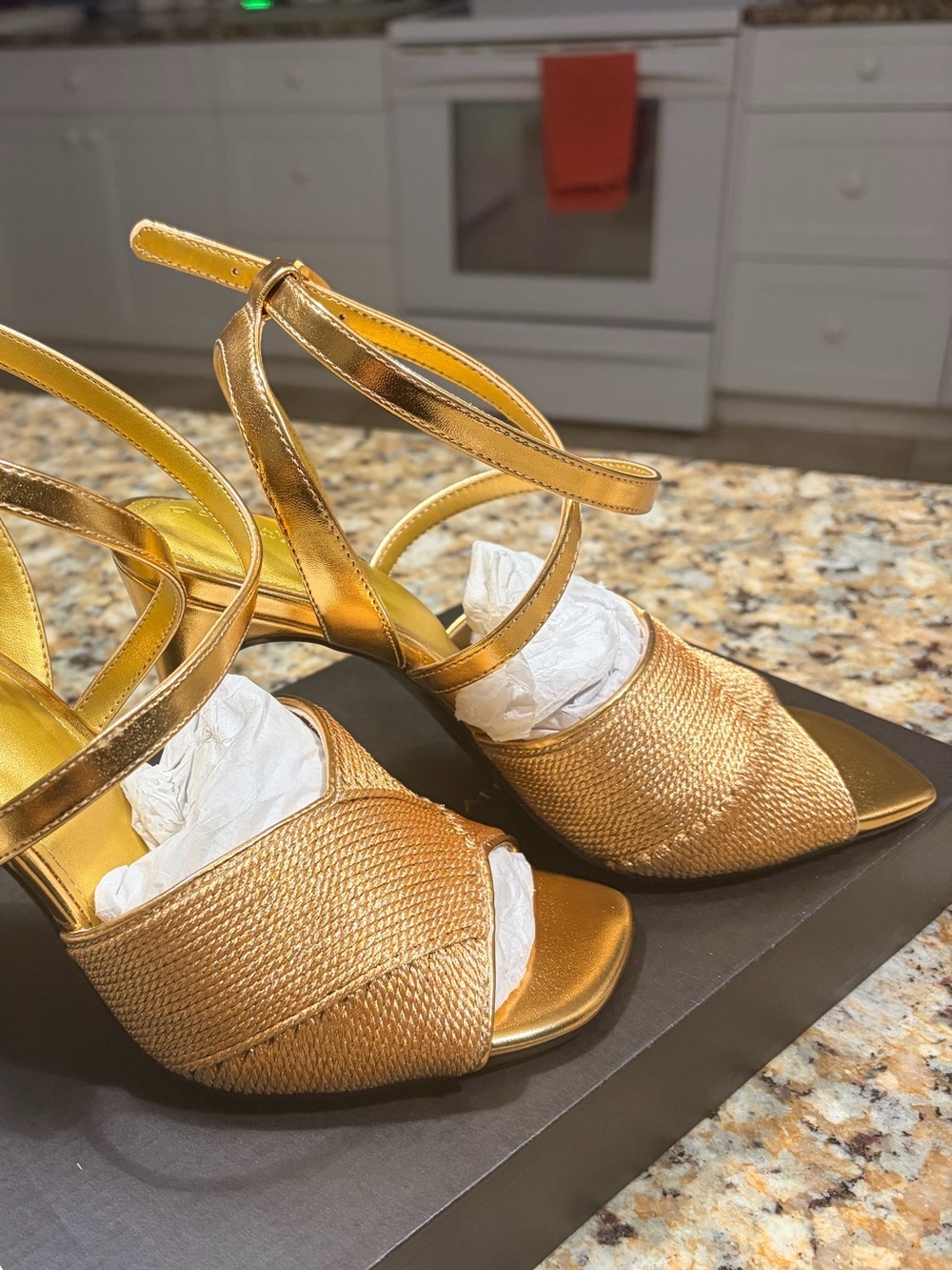 Donna Karan NY Brooks Gold Strappy Womens Sandals - Picture 3 of 14
